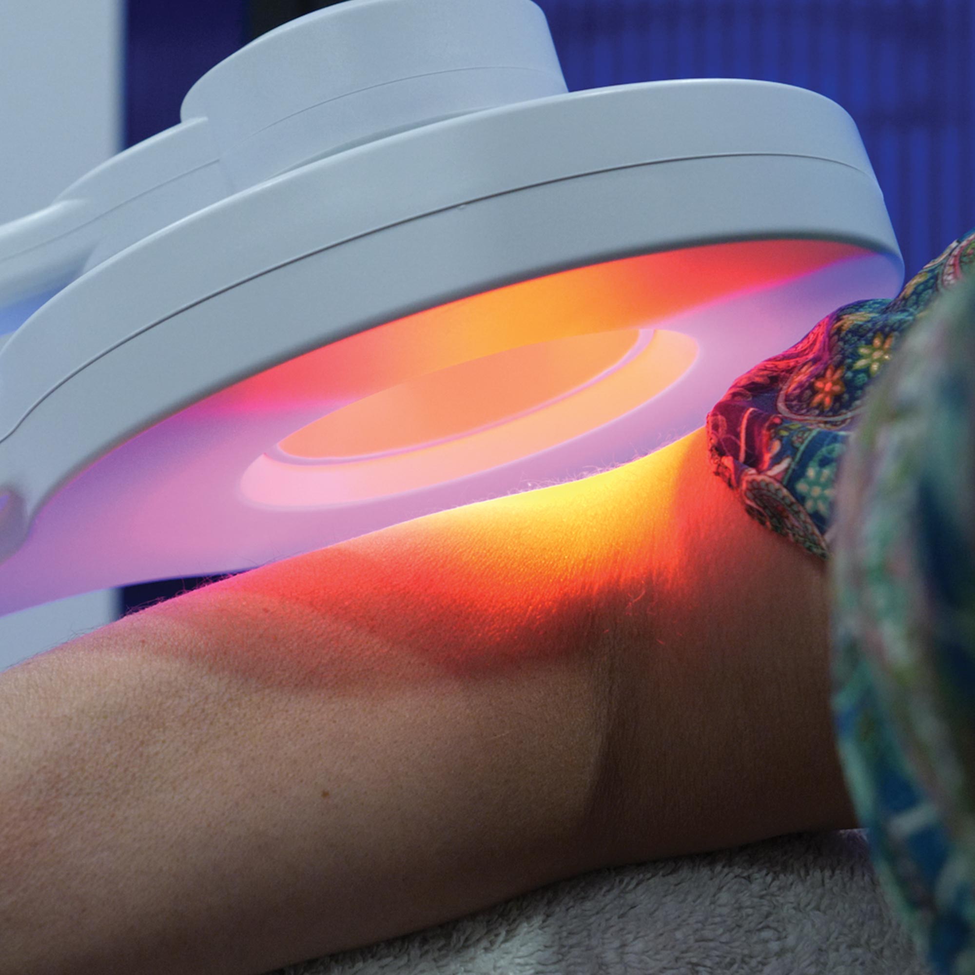 Man getting magnotherapy for pain